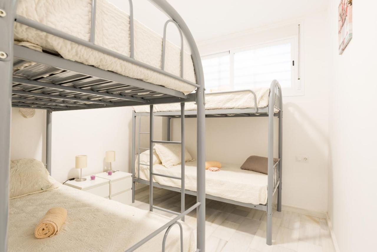 Ole Hostels Malaga Zambrano Exterior photo