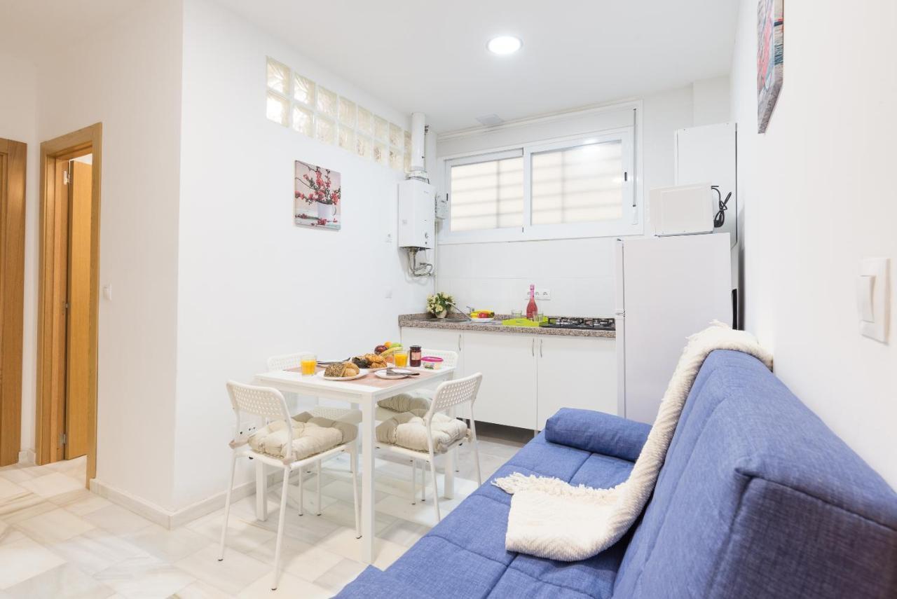 Ole Hostels Malaga Zambrano Exterior photo