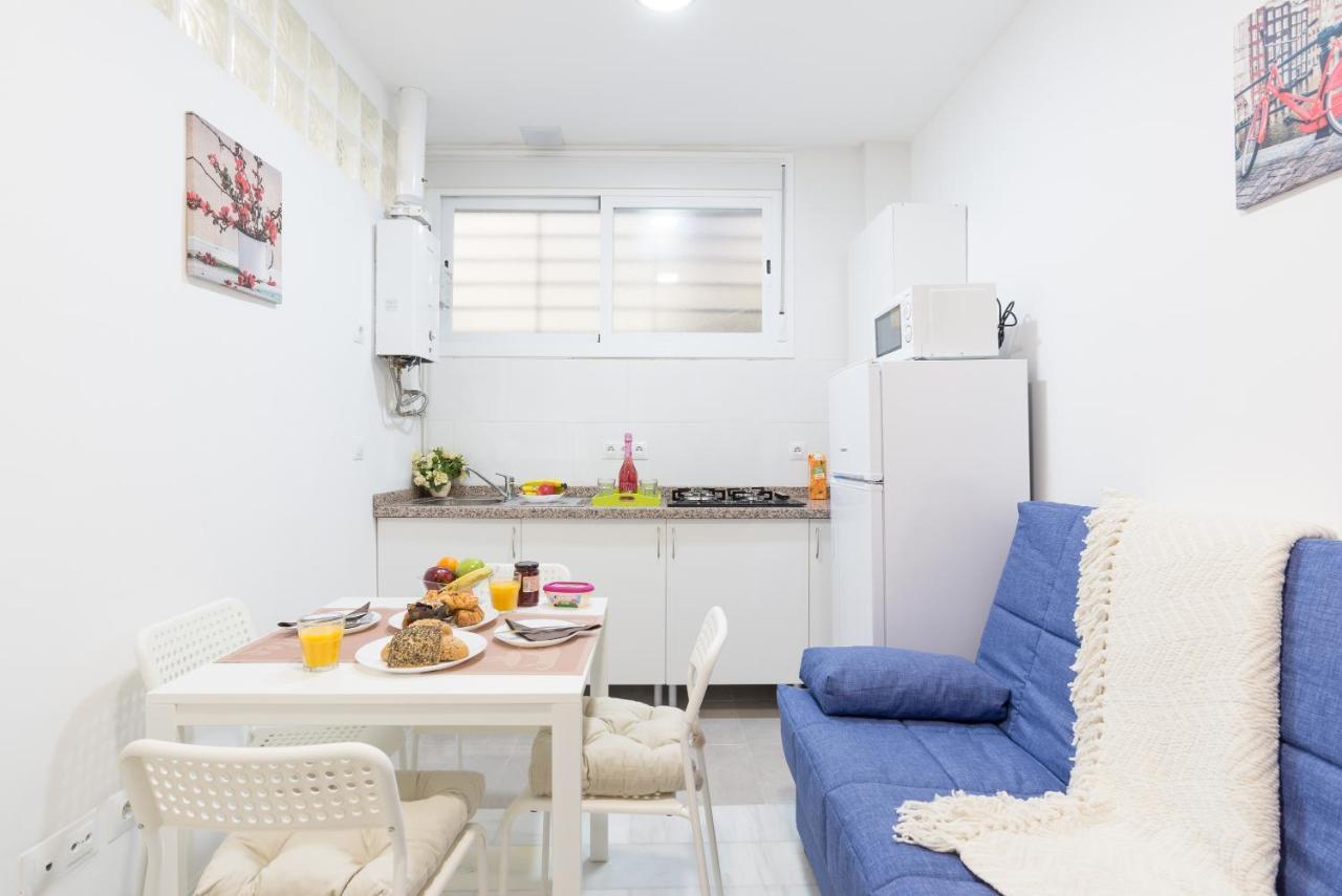 Ole Hostels Malaga Zambrano Exterior photo