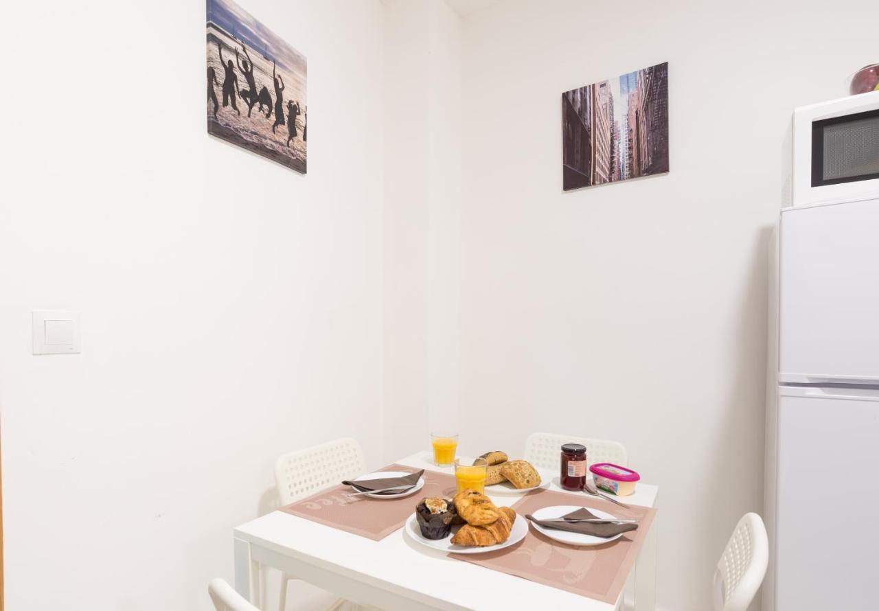 Ole Hostels Malaga Zambrano Exterior photo